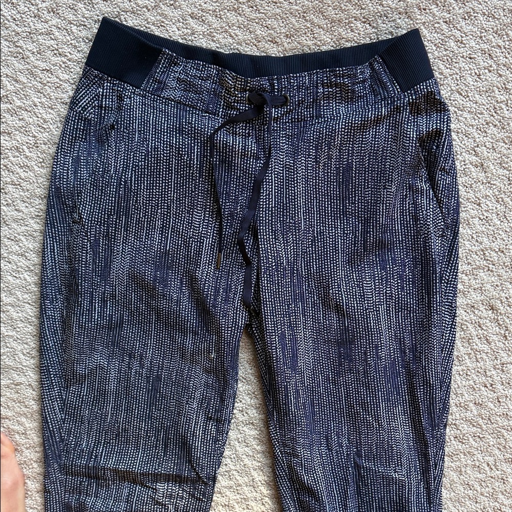 Athleta Navy and Light Blue Patterned Pants